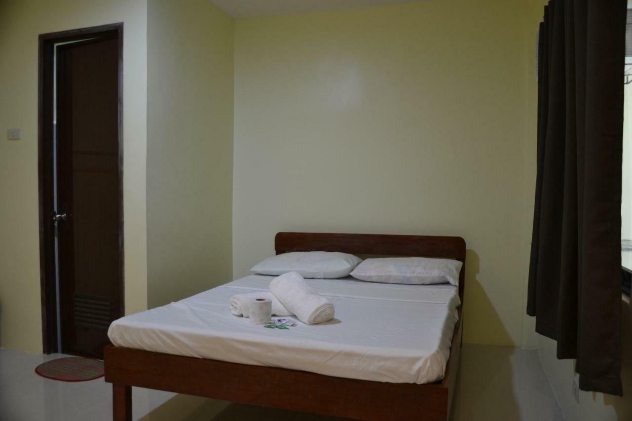 Janna'S Place Hotel General Luna  Luaran gambar